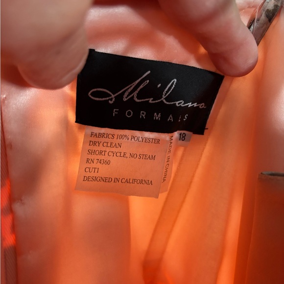 Milano Formals Peach Satin Dress Lining with Black Label - Picture 3 of 3